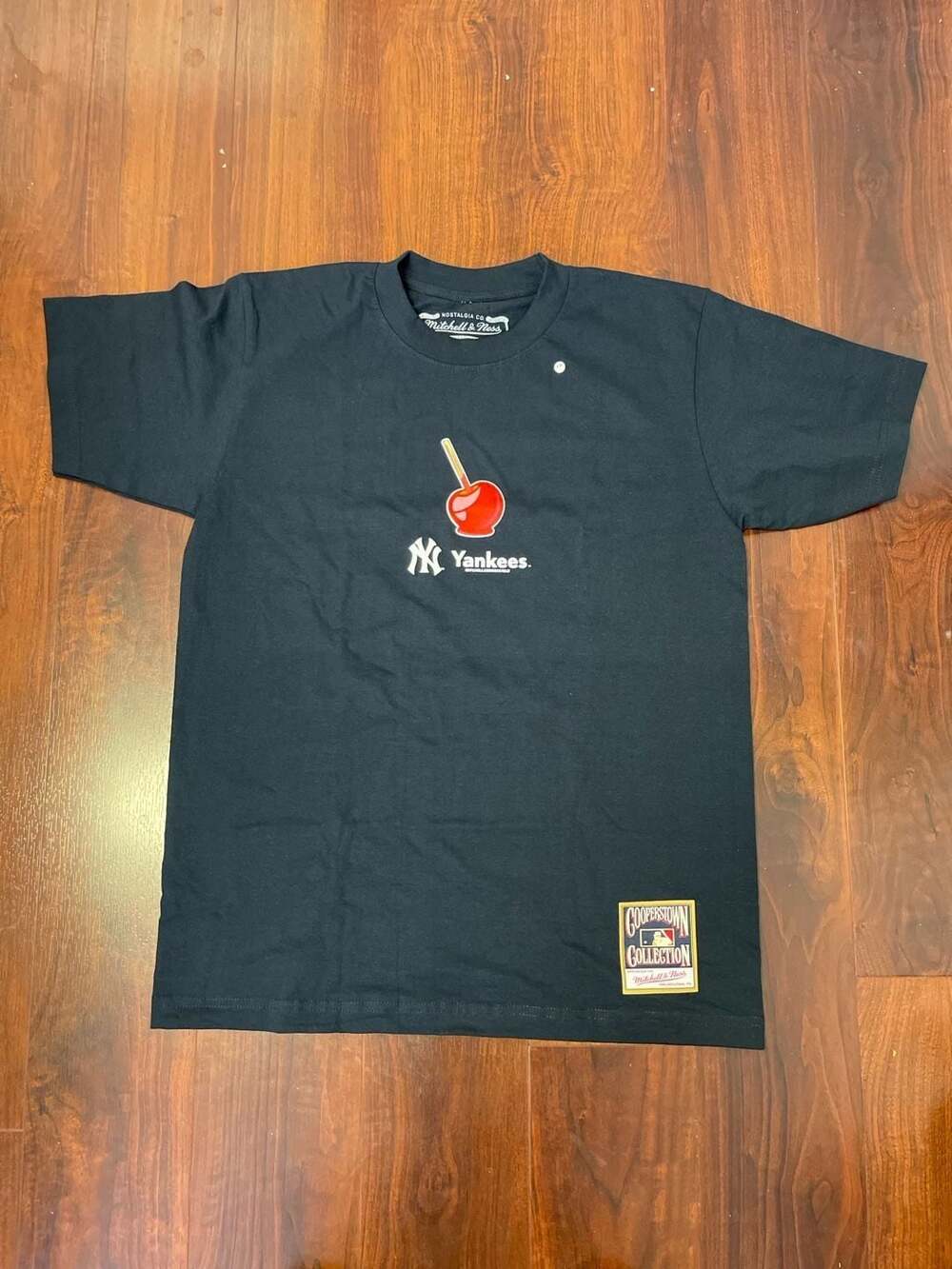 Mitchell & Ness New York Yankees Goodies Graphic T-Shirt